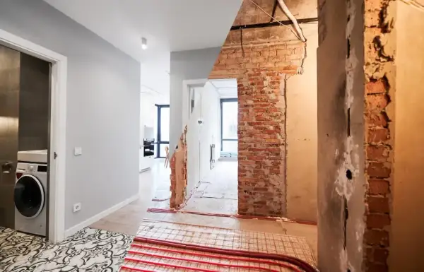 Przed i po remoncie starego domu. Widok na korytarz z pralką i łazienką po lewej, oraz odsłoniętą ceglaną ścianę i instalacje po prawej.